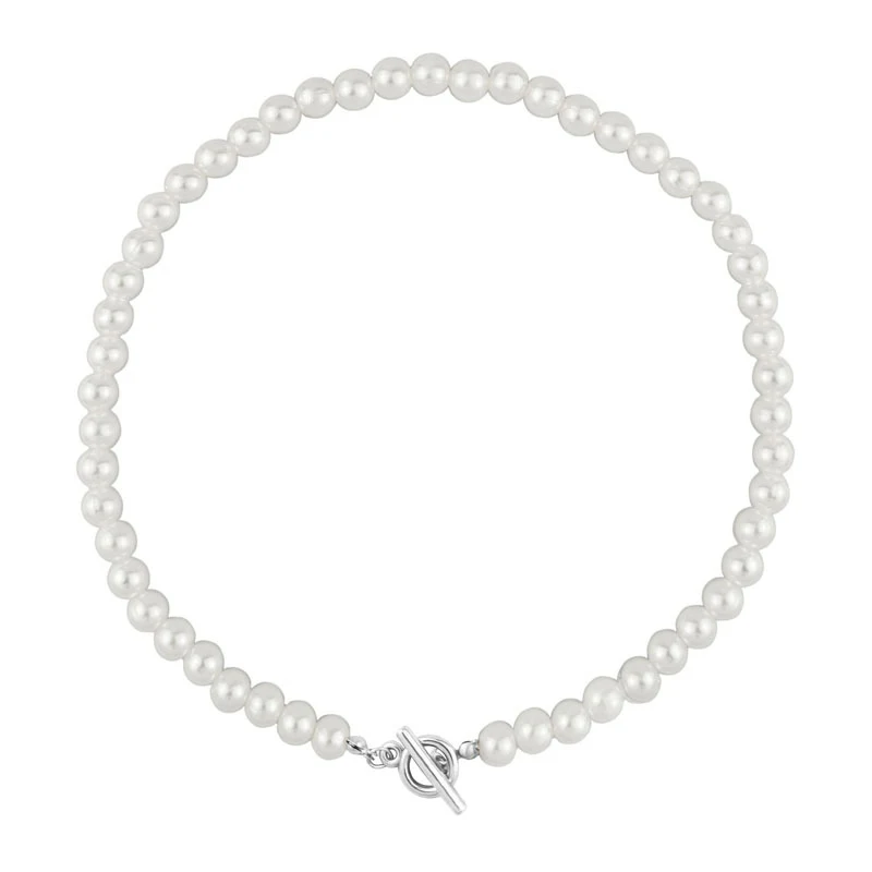 Korte ronde parelketting met een minimalistische en elegante OT-sluiting. Perfect voor een stijlvolle en minimalistische uitstraling.