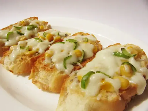 Corn & Cheese Garlic Bread (4 Pieces)