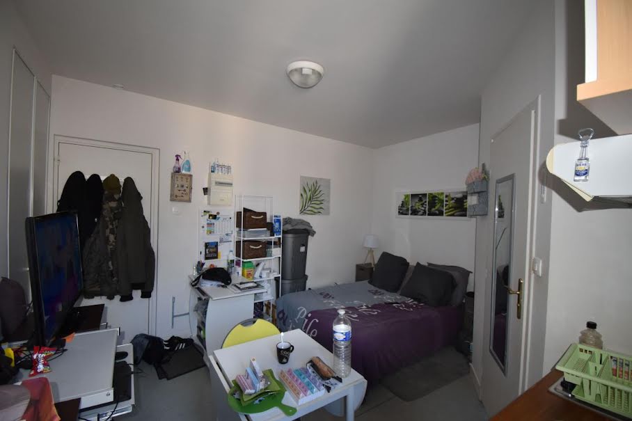 Vente appartement 1 pièce 15 m² à Cosne-Cours-sur-Loire (58200), 23 000 €