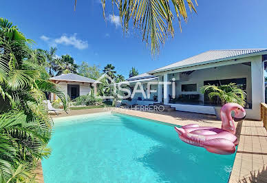 House with pool and terrace 8