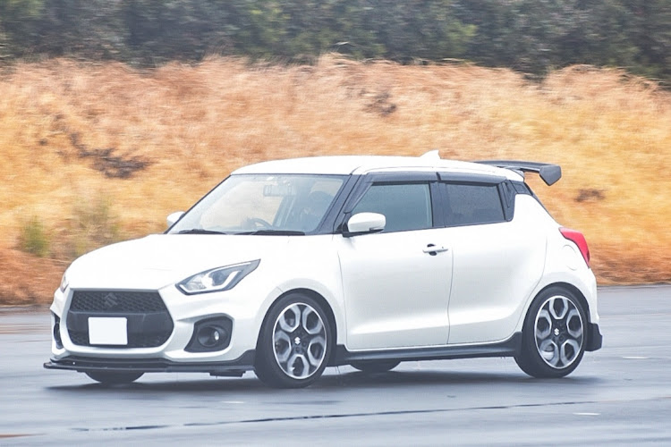スイフトスポーツのバックシャンな愛車・2月もよろしくお願いします・御前崎・スイフトコラボ・ローリングショットに関するカスタム事例の投稿画像9枚目