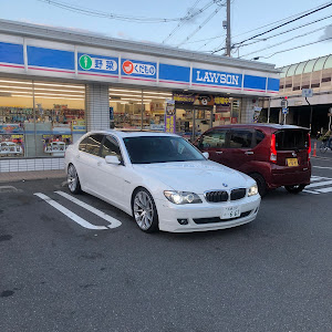 7シリーズ E66