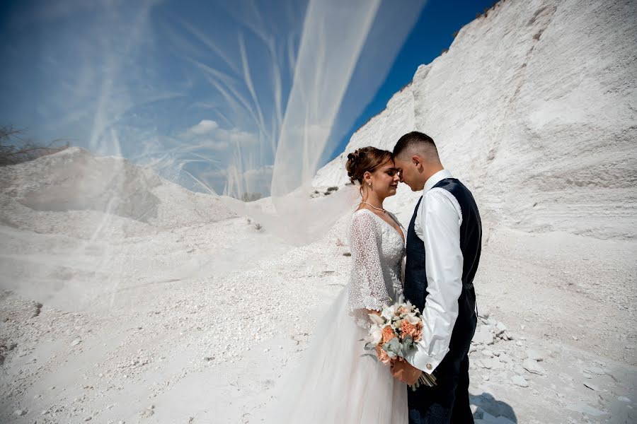 Fotografo di matrimoni Irina Krishtal (irinakrishtal). Foto del 8 gennaio 2022