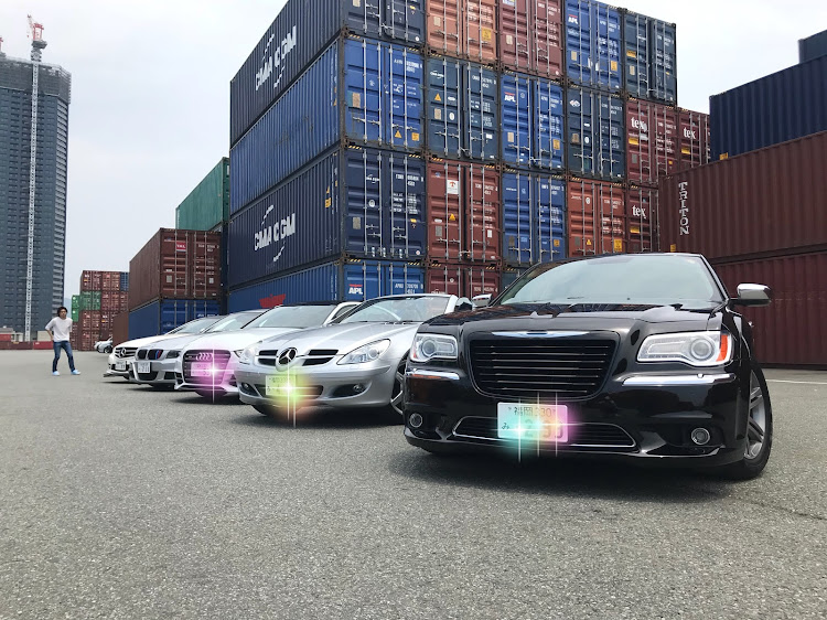 SLKのメルセデスベンツ・福岡・ミーティング・コンテナ集合写真に関するカスタム事例の投稿画像3枚目