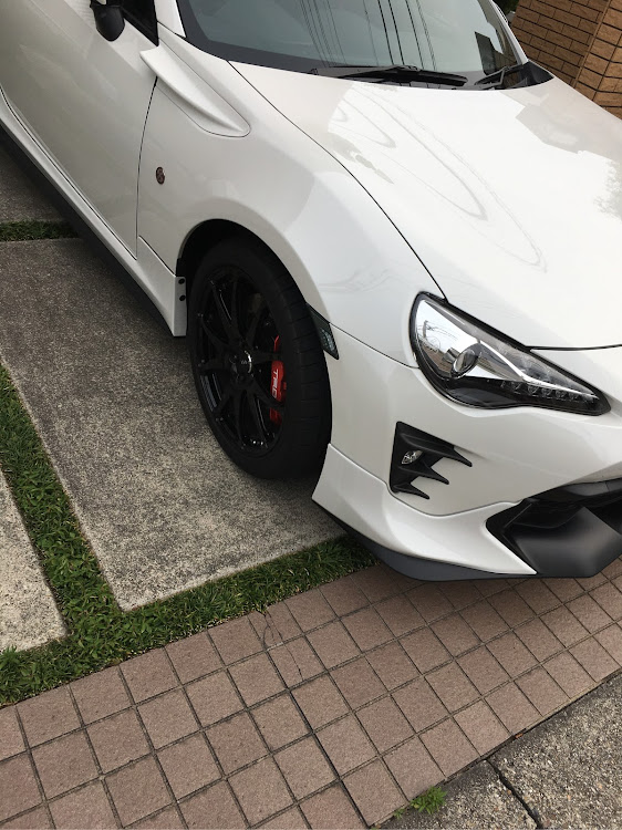 86の86・VALENTI・サイドマーカー交換に関するカスタム事例の投稿画像2枚目