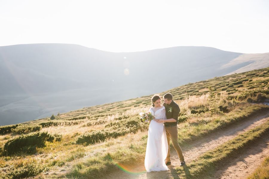 Fotógrafo de casamento Olga Dubravskaya (photoska). Foto de 3 de fevereiro 2019