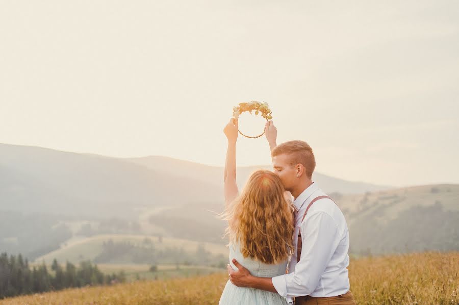 Wedding photographer Kseniya Ivanova (kinolenta). Photo of 18 December 2015