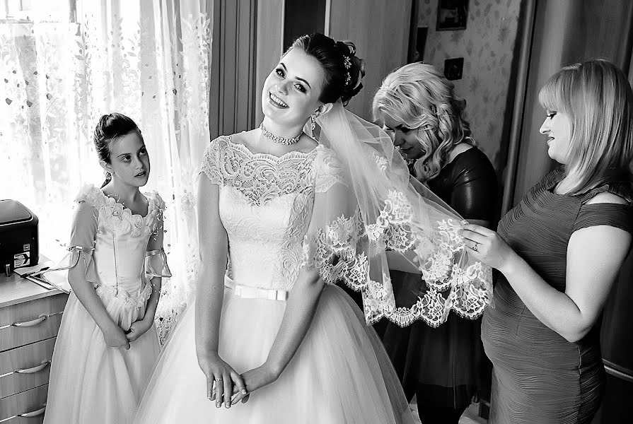 Wedding photographer Elena Raevskaya (leonflo). Photo of 23 June 2017