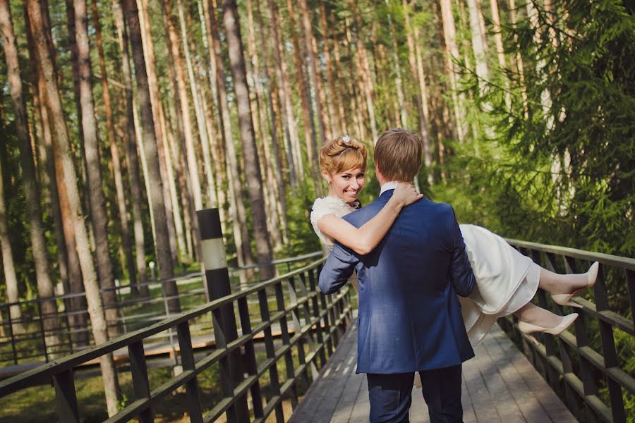 Fotógrafo de casamento Vera Shapurova (verun4ik). Foto de 28 de julho 2014