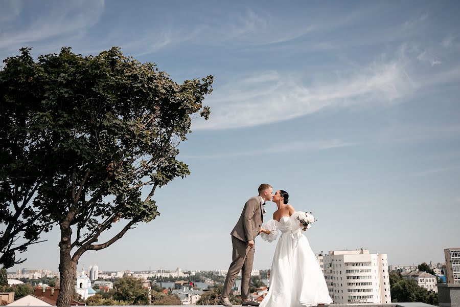 Fotógrafo de casamento Valeriya Myznikova (valeriyapanf). Foto de 24 de agosto 2021