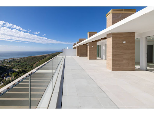 Apartment with terrace and pool 4