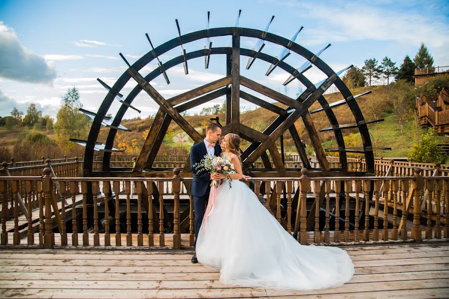 Fotografo di matrimoni Tatyana Burkina (burkinaphoto). Foto del 15 gennaio 2019