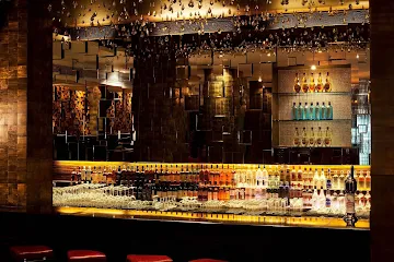 sports-bar-chennai-Rhapsody__Courtyard_By_Marriott