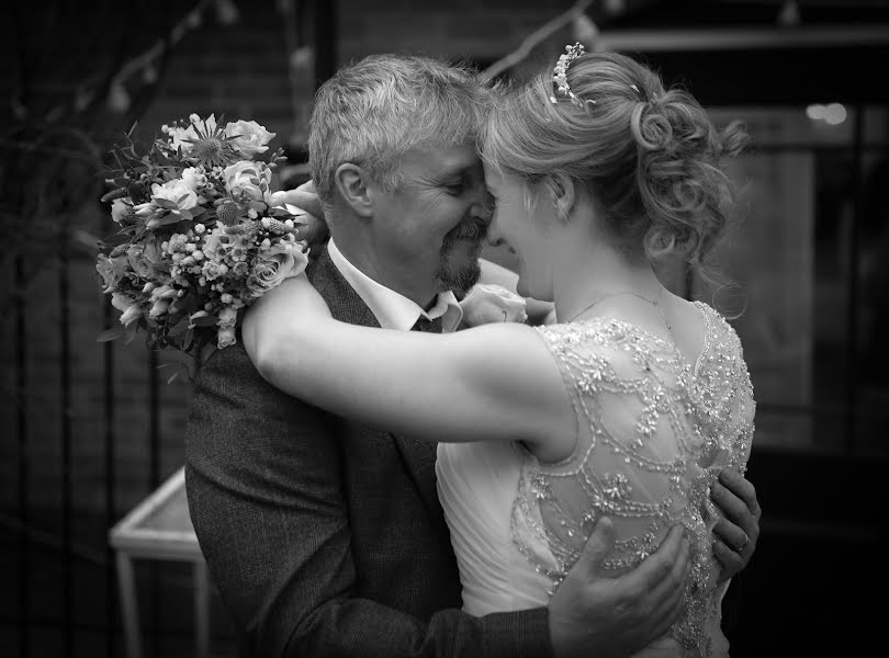 Wedding photographer Vanessa White (emotive). Photo of 2 July 2019