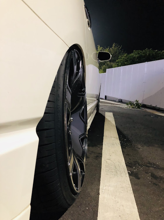 オデッセイのタイヤ交換・ツラウチ・洗車した！・いつも手洗い・DIYに関するカスタム事例の投稿画像2枚目