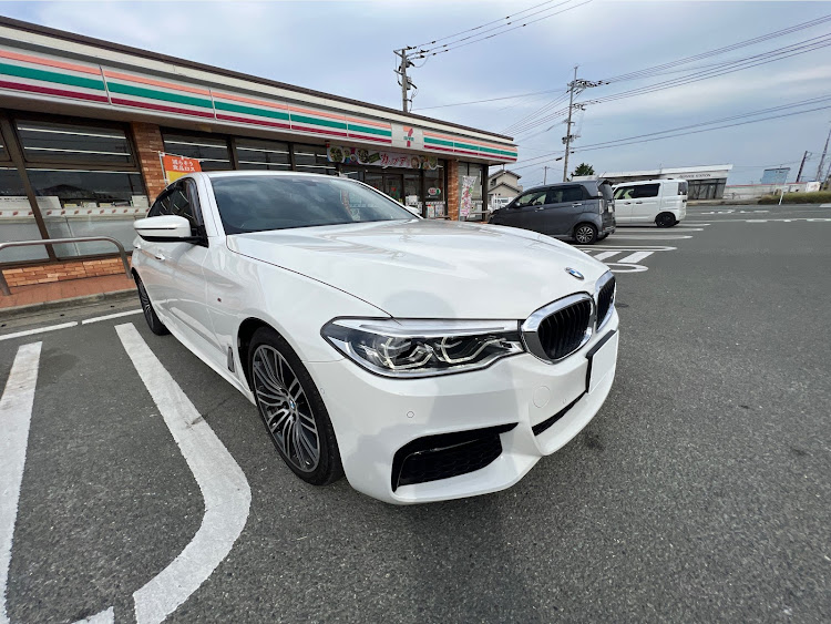 5シリーズ セダンのG30 523d・中秋の名月・BMW・10月もよろしくお願いしますに関するカスタム事例の投稿画像3枚目