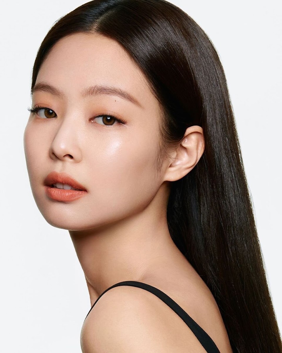 BLACKPINK-s-Jennie-for-Hera-Beauty-documents-1