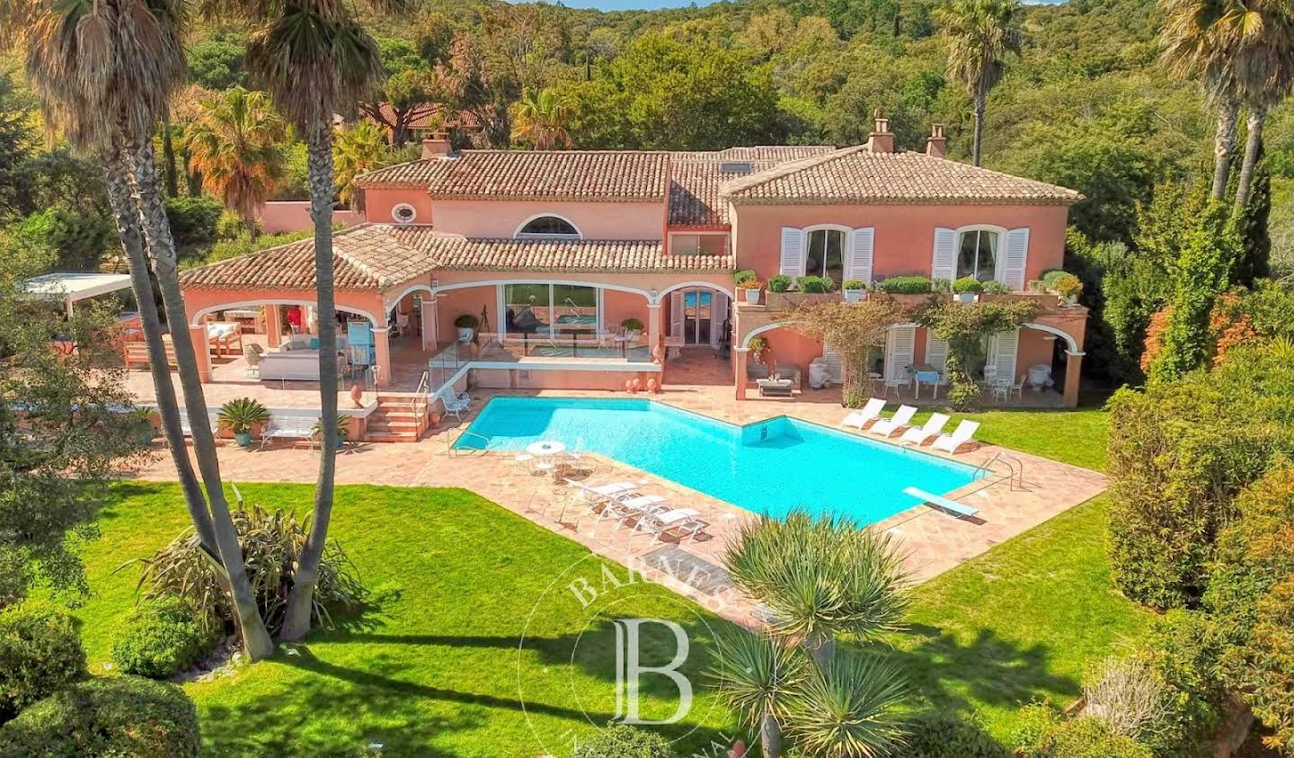 Villa with pool Grimaud