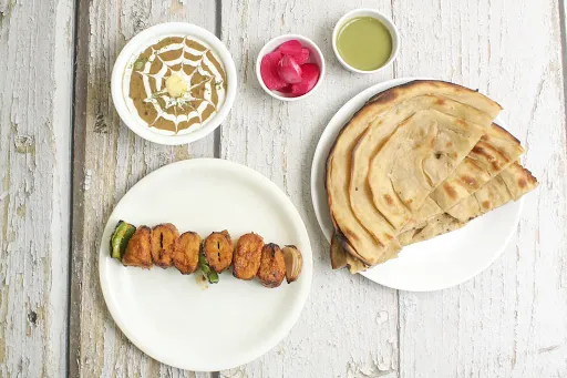 Soya Tikka [4 Pieces] With Dal Makhani And 2 Lachha Parantha