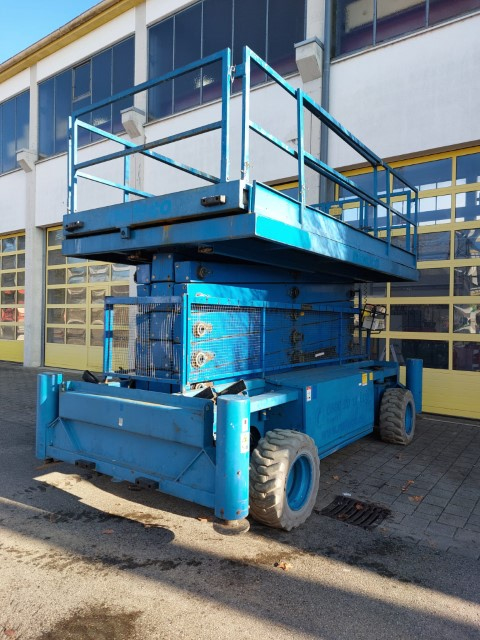 Picture of a HOLLAND LIFT B-195DL25 4WD/P/N