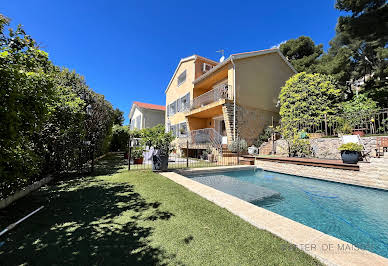 House with pool and terrace 8