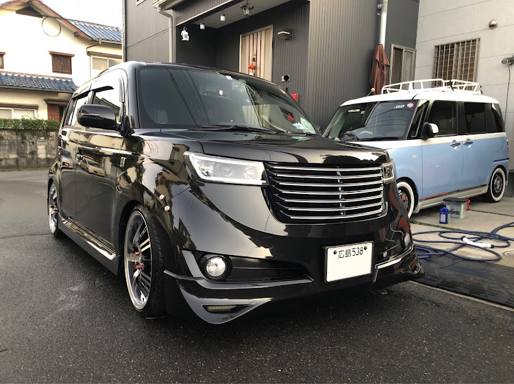 bBの右斜め前写真展・ラッセル号・洗車・なぜか凄いヌルテカに見える😳に関するカスタム事例の投稿画像2枚目