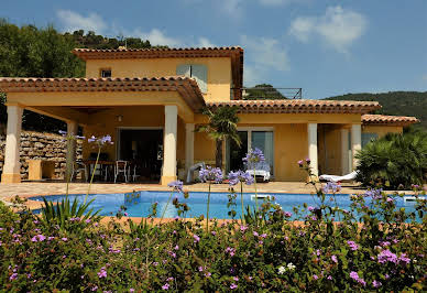 Villa avec piscine en bord de mer 4