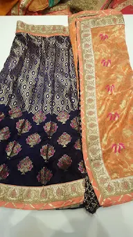 Bindni Sarees photo 2