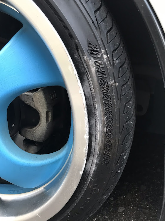 エブリイワゴンのおます・煽り運転・bmw・5回殴る・ガラケー命に関するカスタム事例の投稿画像2枚目