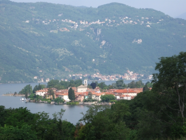 Tetti sul lago di mari.ve