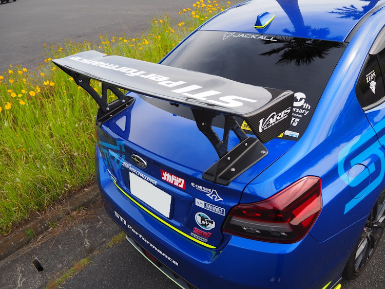 WRX STIの蛍光イエロー・WRX・ステッカーチューン・富士山静岡空港・撮影会に関するカスタム事例の投稿画像17枚目