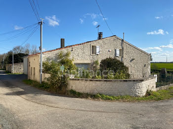 maison à Sainte-Gemme (17)