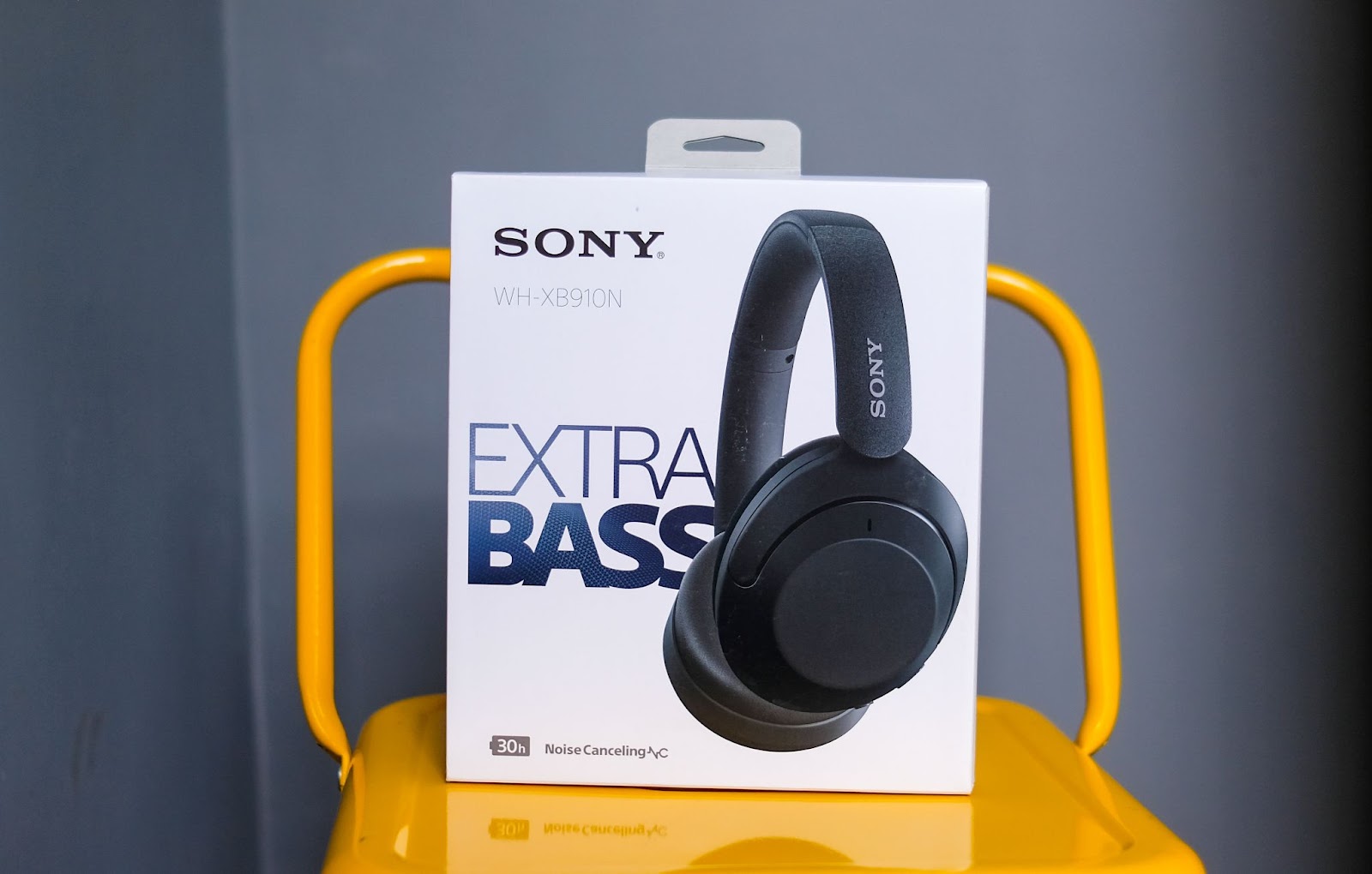 Đánh giá tai nghe Sony WH-XB910N: Bass mạnh, chống ồn tốt, giá dưới 5 triệu đồng - Ảnh 1.