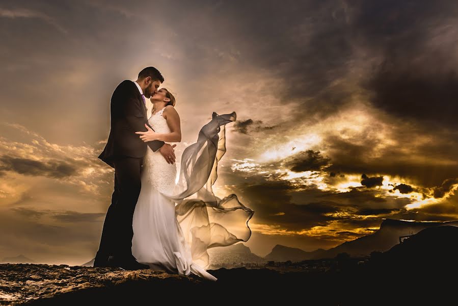 Fotografer pernikahan Manuel Del Amo (masterfotografos). Foto tanggal 11 Mei 2018