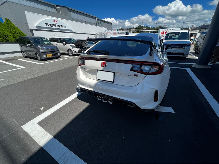 ステップワゴンスパーダのシビックタイプR・ホンダディーラー・ホンダディーラーに行ってきた・点検終了・正直欲しいwwwに関するカスタム事例の投稿画像6枚目