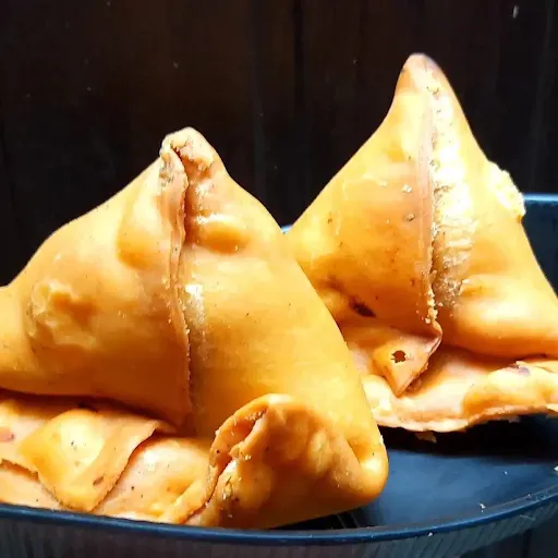 Achari Paneer Samosa [2 Pieces]