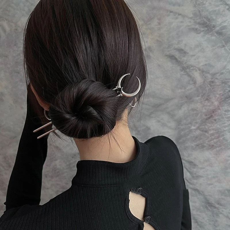 Épingle à cheveux en U Crescent Metal Simple Moderne pour un chignon facile et stylé, fixation solide et durable.