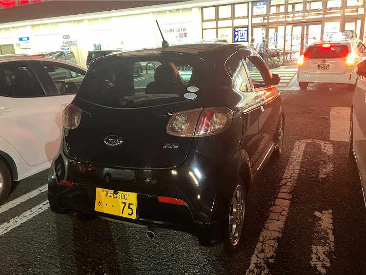 R1のスバルR1・駐車場でパシャリに関するカスタム事例の投稿画像3枚目