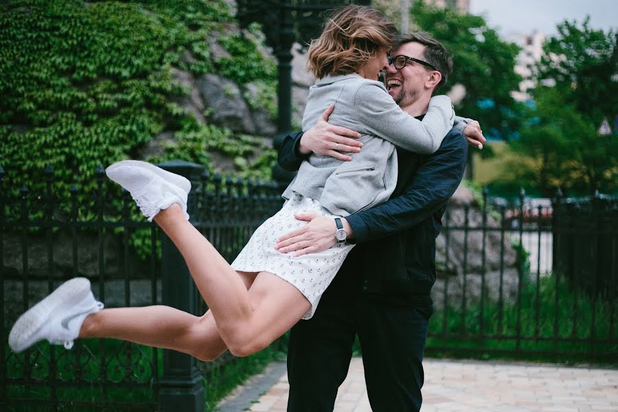 婚禮攝影師Alena Kartushina（devochka）。2015 5月20日的照片
