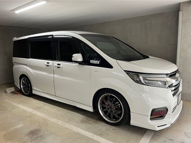 ステップワゴンの新型ステップワゴン・ディーラー・退院・マイカーに関するカスタム事例の投稿画像3枚目