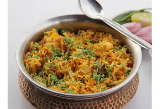 Veg Biryani With Raita