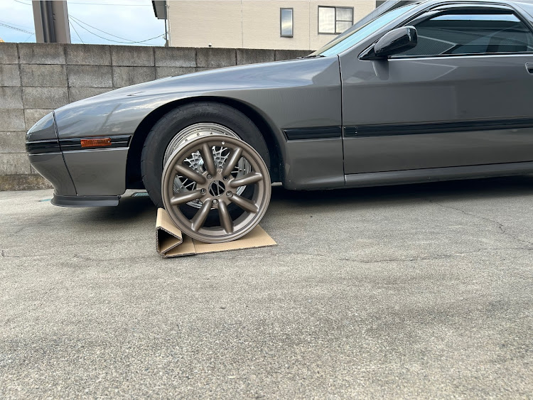 RX-7のFC3S・前期・RX-7・ホイールお披露目に関するカスタム事例の投稿画像2枚目