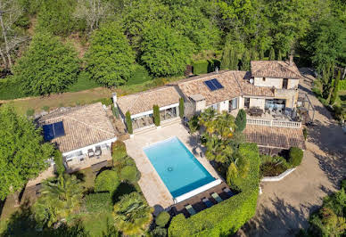 Maison avec piscine et terrasse 3