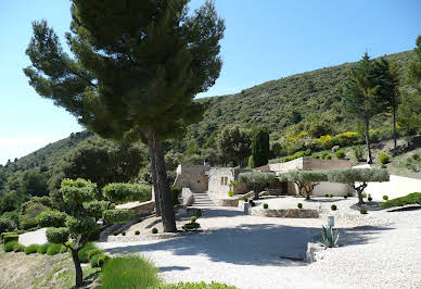 Propriété avec piscine et jardin 3