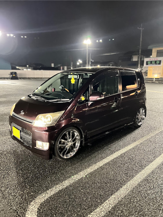 ムーヴカスタムのL175S・カスタムRS・スポルザ リアスポイラー・純正ウッドハンドルに関するカスタム事例の投稿画像1枚目