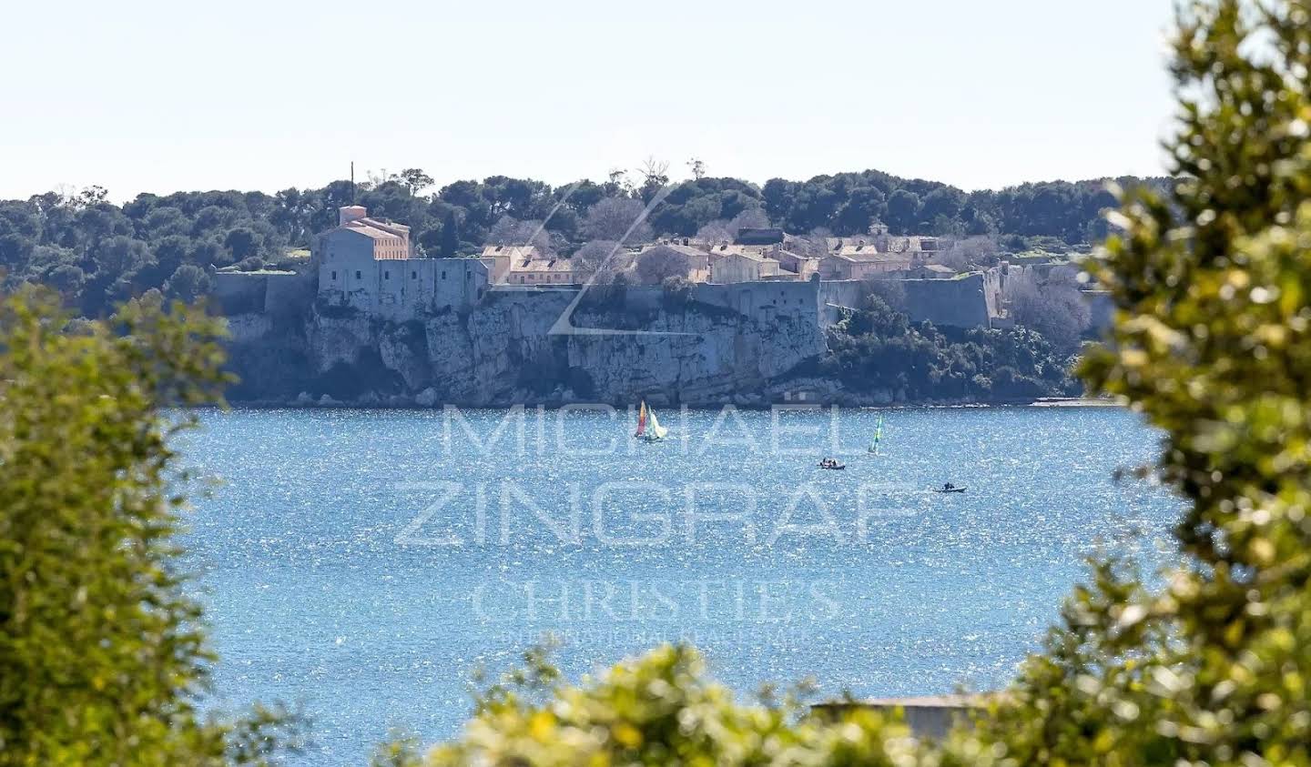 Apartment with terrace Cannes