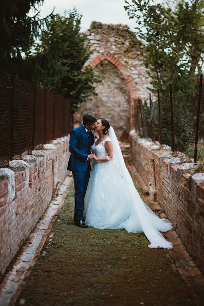 Jurufoto perkahwinan Matteo La Penna (matteolapenna). Foto pada 3 Januari 2018