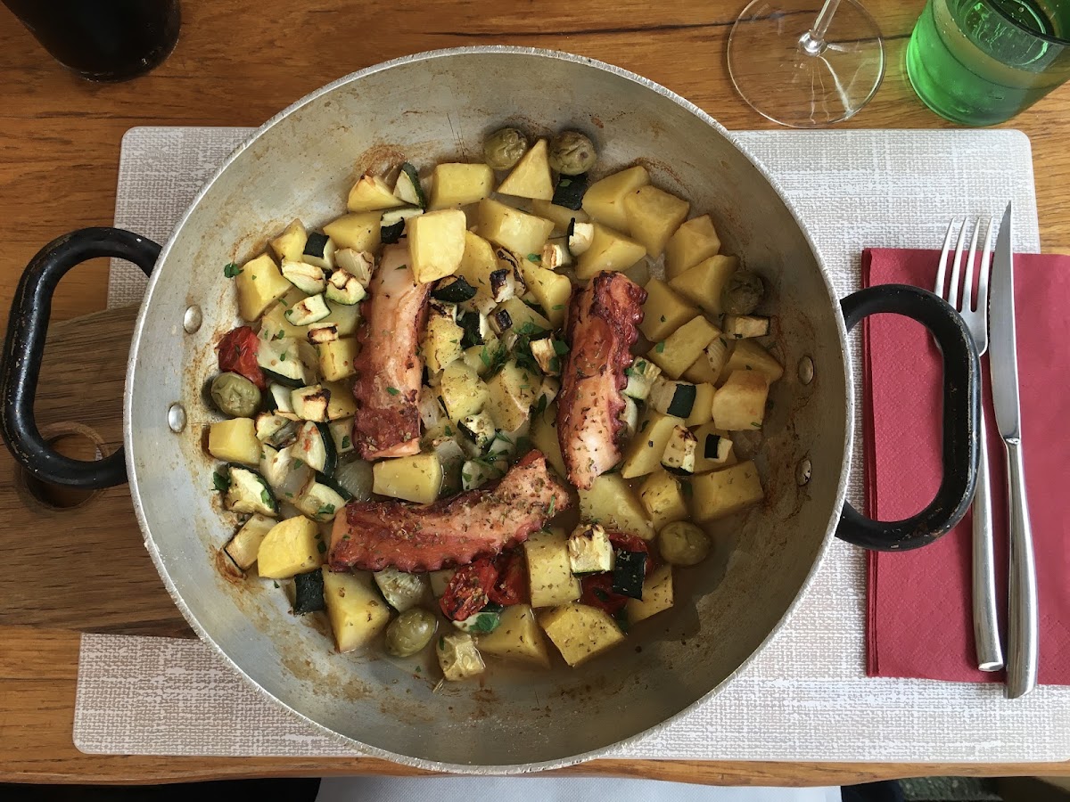 Octopus "Gatto Nero" (with veggies and potatoes)