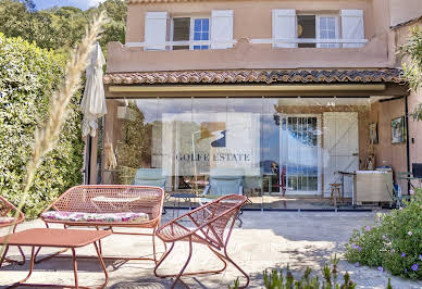 Maison avec piscine en bord de mer 3