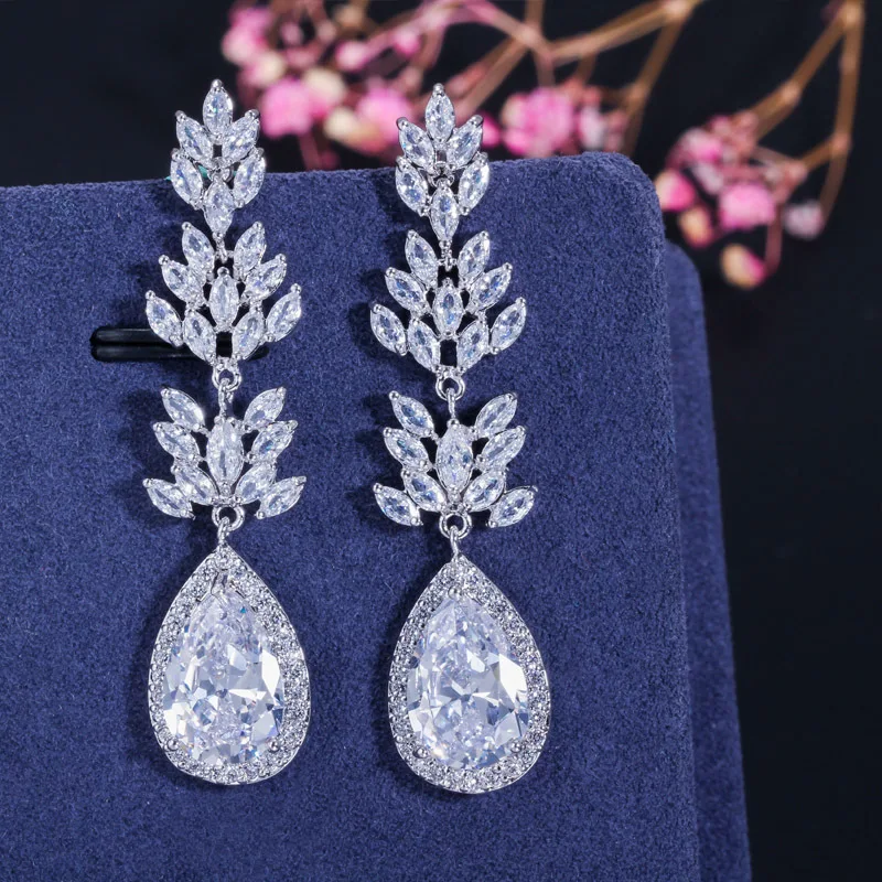 Veelzijdige damesoorbellen van zirkonium, perfect voor elke gelegenheid. Duurzame glans en elegantie. De ideale aanvulling op je dagelijkse stijl.
